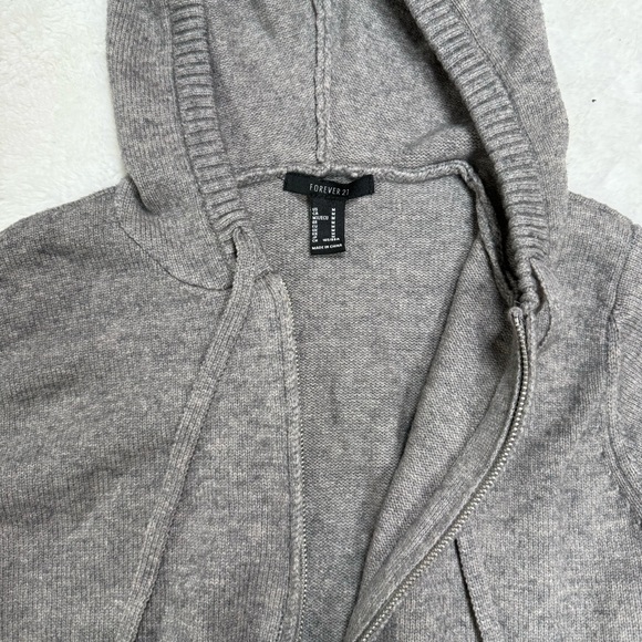 Forever 21 Cropped Grey Knitted Zip Up Sweater - Picture 6 of 7